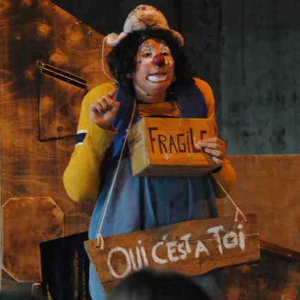 Viky Versari, l'orange mécanique du nouveau cirque